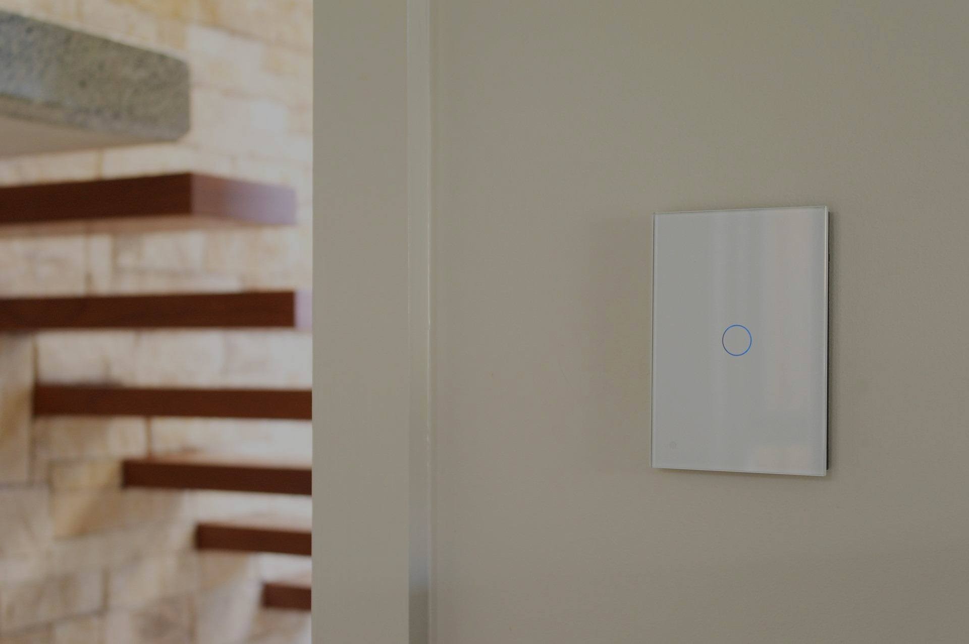 contact itouch home automation wall switch